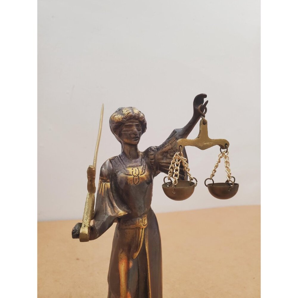 Bronze Sculpture Lady Justice Figurine - Statue , Gift for Lawyer - Themis - Picture 12 of 16